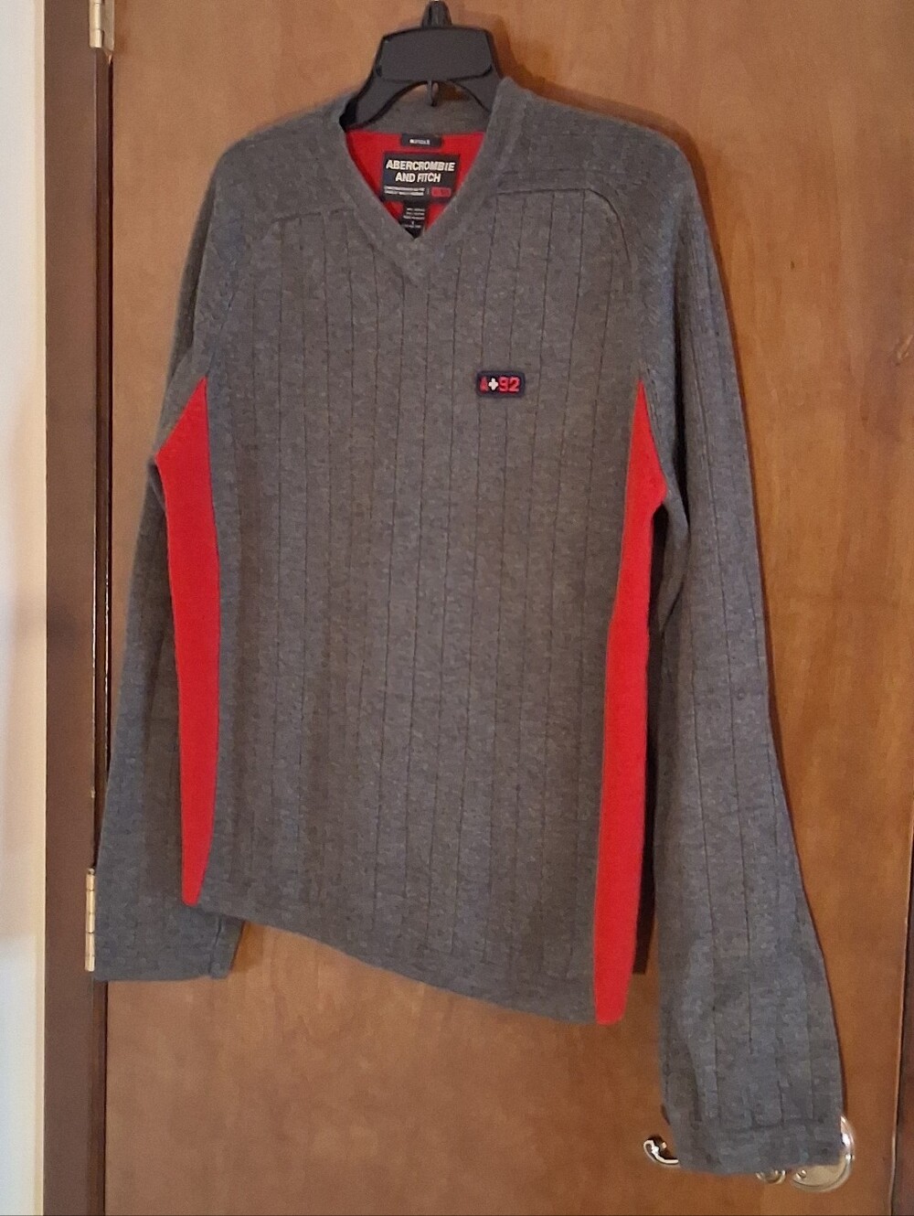 Abercrombie & Fitch Muscle Sweater Mens L Gray Red Ribbed V Neck A+92
